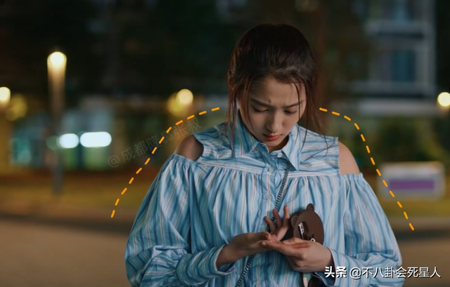 古装女星施法姿势，关晓彤是“五毛钱特效”，杨幂被赞演技爆棚！_腾讯新闻