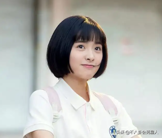 古装女星施法姿势，关晓彤是“五毛钱特效”，杨幂被赞演技爆棚！_腾讯新闻