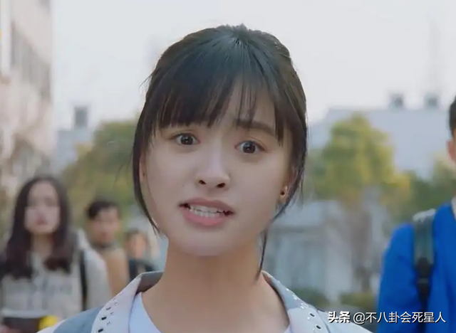 古装女星施法姿势，关晓彤是“五毛钱特效”，杨幂被赞演技爆棚！_腾讯新闻