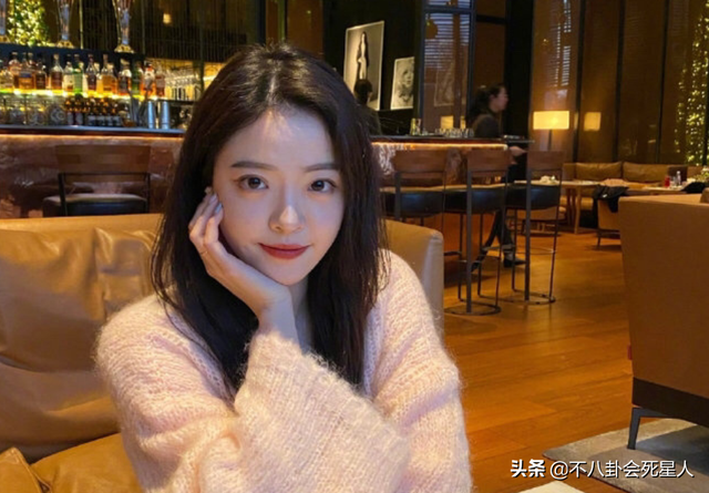古装女星施法姿势，关晓彤是“五毛钱特效”，杨幂被赞演技爆棚！_腾讯新闻